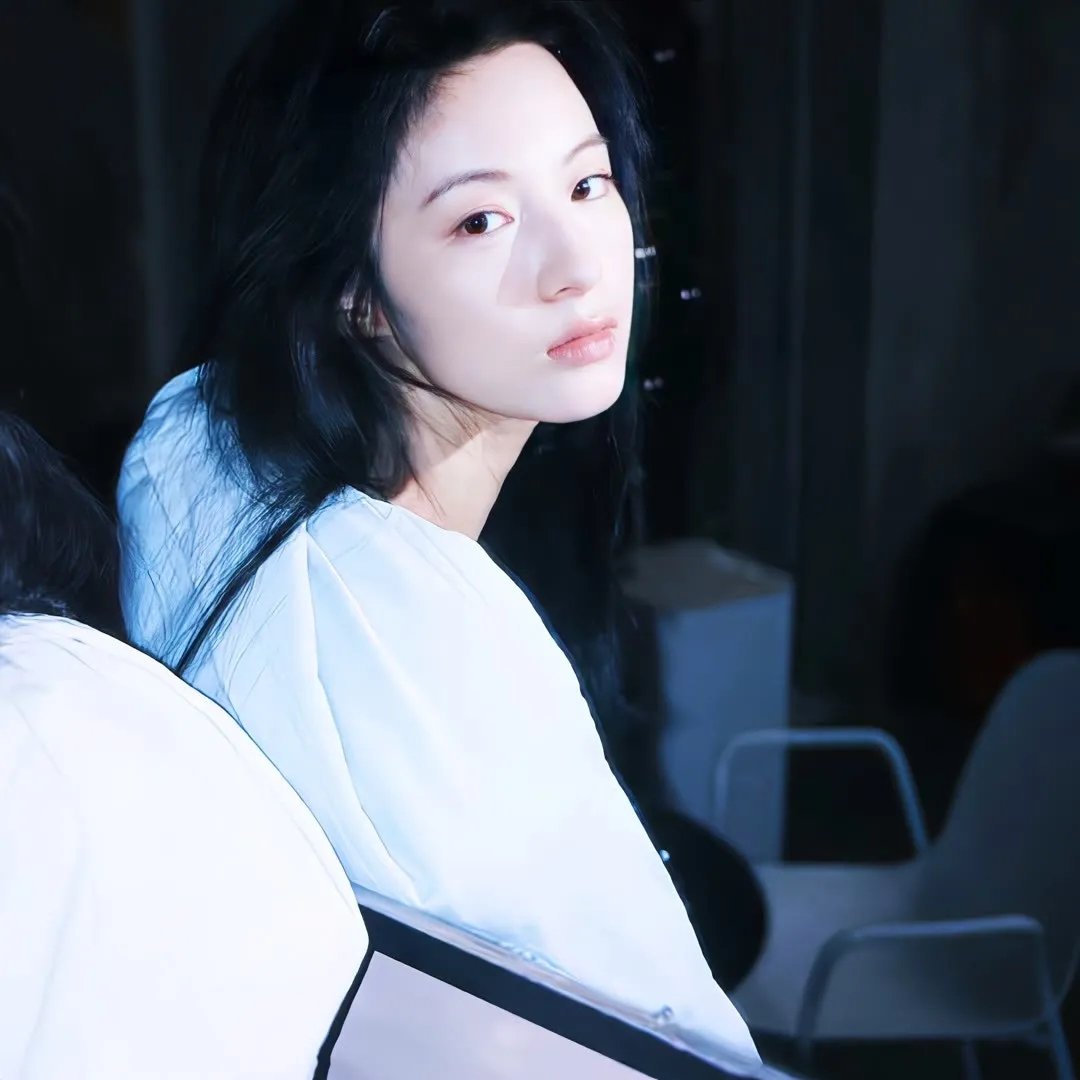谁杀了她